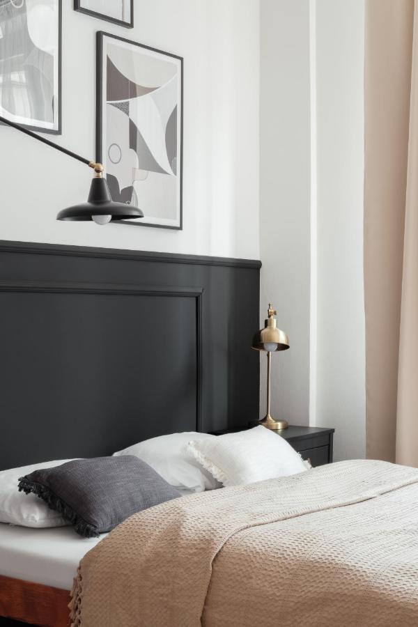 Days - Glamorous W Balcony Near Vltava River Апартаменти Прага