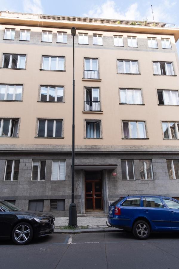 Days - Glamorous W Balcony Near Vltava River Апартаменти