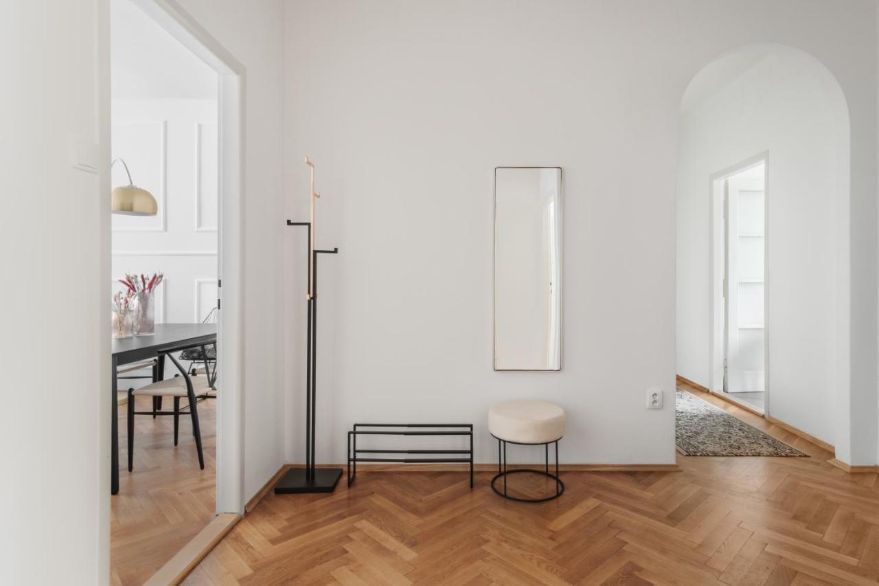 Days - Glamorous W Balcony Near Vltava River Апартаменти *